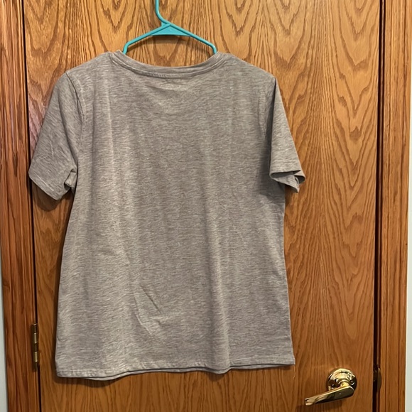 Nine West graphic tee - size medium NWOT - Picture 4 of 4